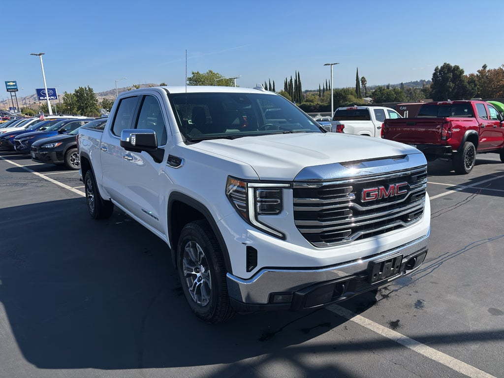 2025 GMC Sierra 1500 SLT