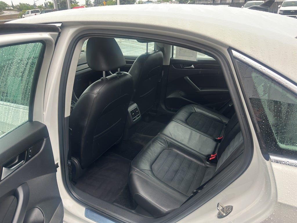 2015 Volkswagen Passat 1.8T SEL Premium