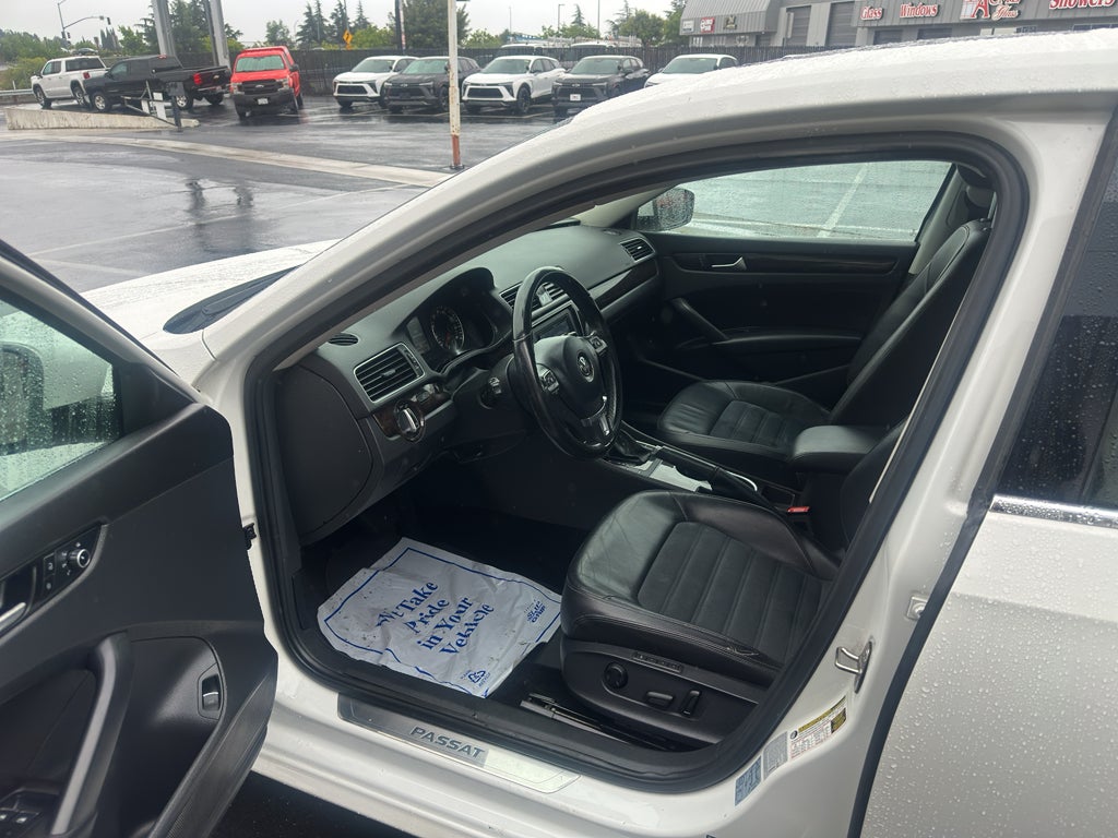 2015 Volkswagen Passat 1.8T SEL Premium