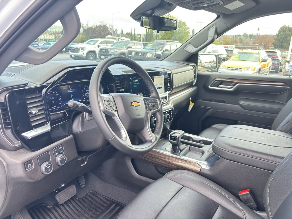2025 Chevrolet Silverado 1500 LT