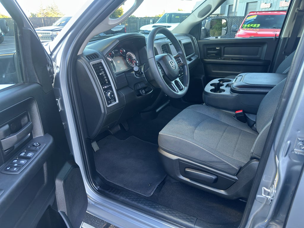 2021 RAM 1500 Classic Tradesman Crew Cab 4x4 5'7" Box