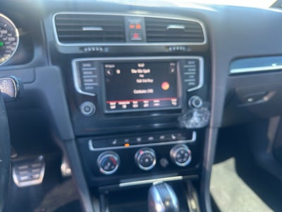 2016 Volkswagen Golf GTI SE w/Performance Package 4-Door