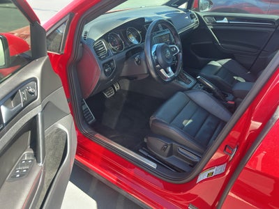 2016 Volkswagen Golf GTI SE w/Performance Package 4-Door