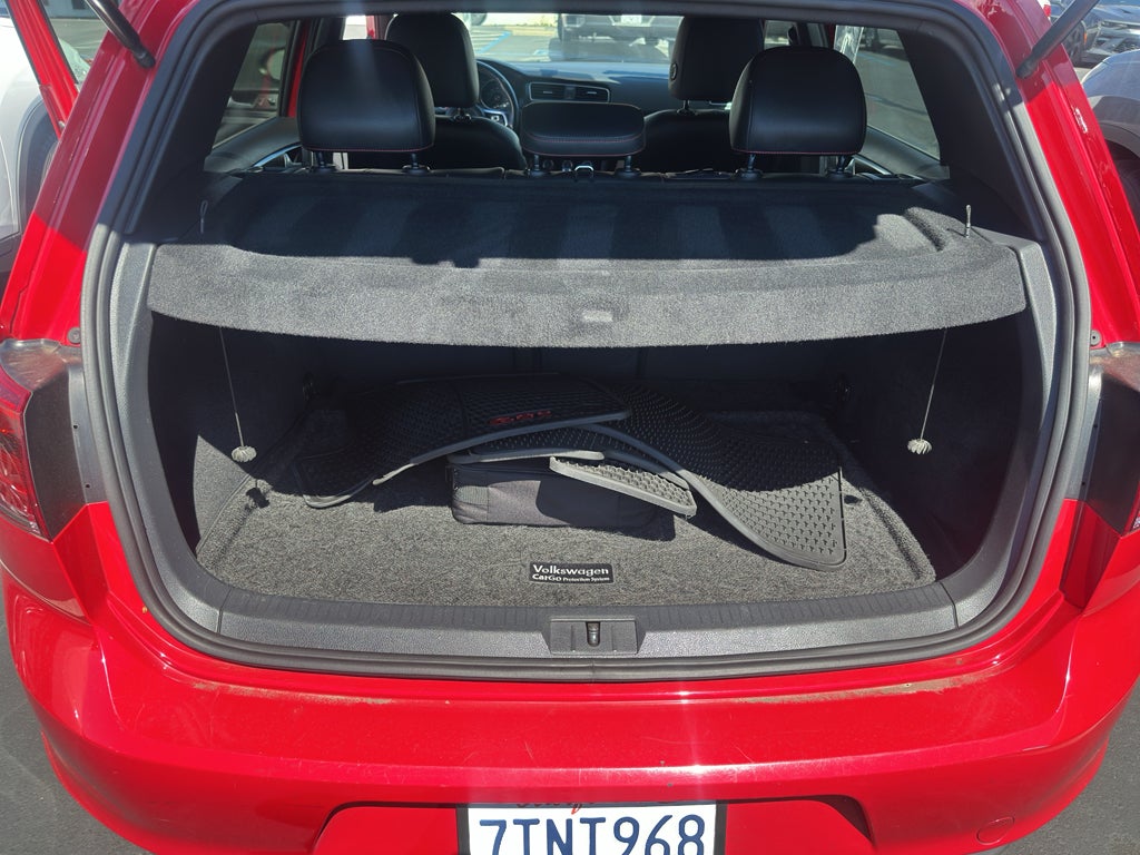 2016 Volkswagen Golf GTI SE w/Performance Package 4-Door