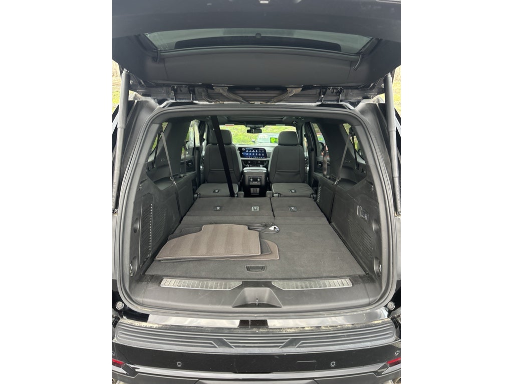 2025 Chevrolet Suburban RST