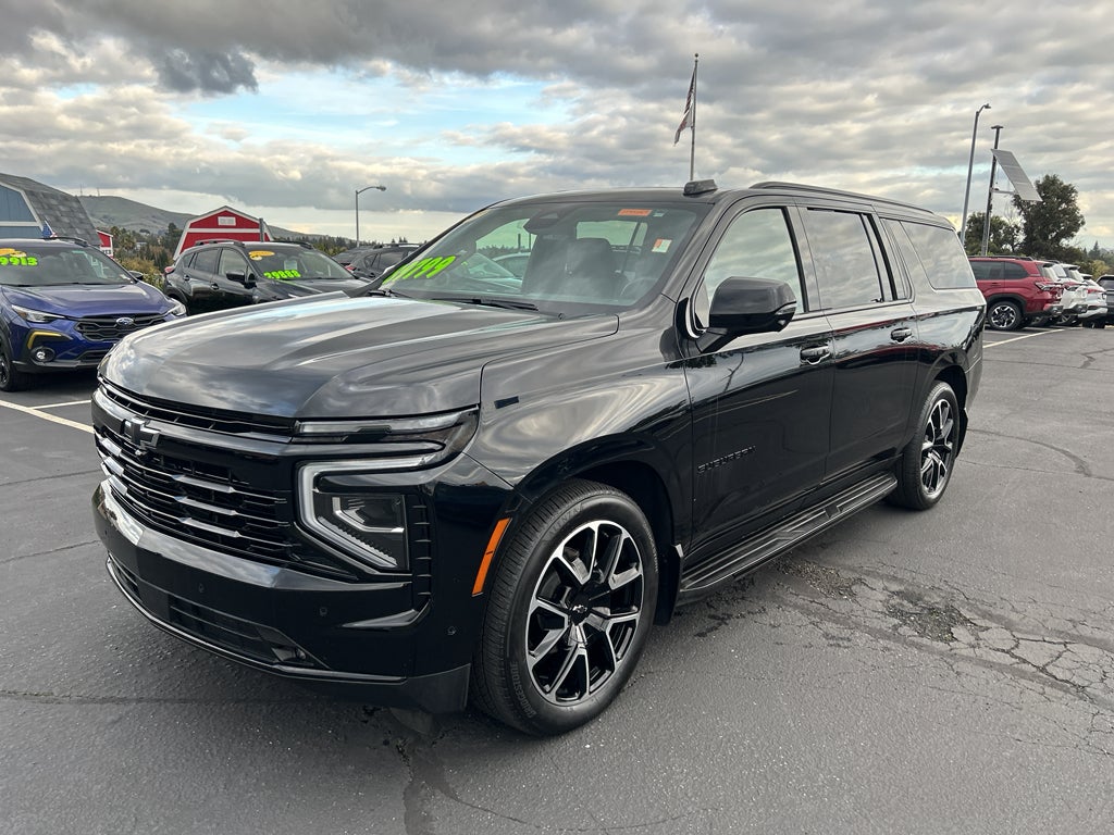 2025 Chevrolet Suburban RST