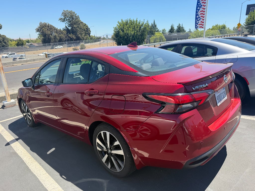 2022 Nissan Versa SR