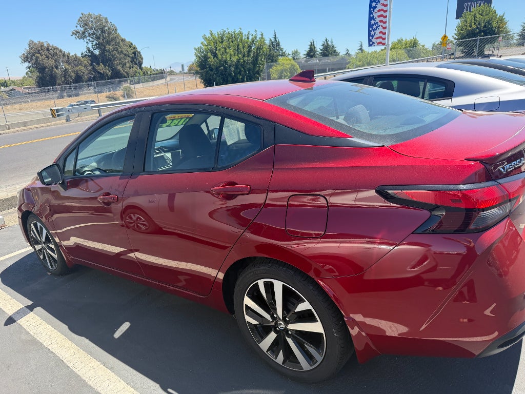 2022 Nissan Versa SR