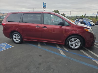 2019 Toyota Sienna L